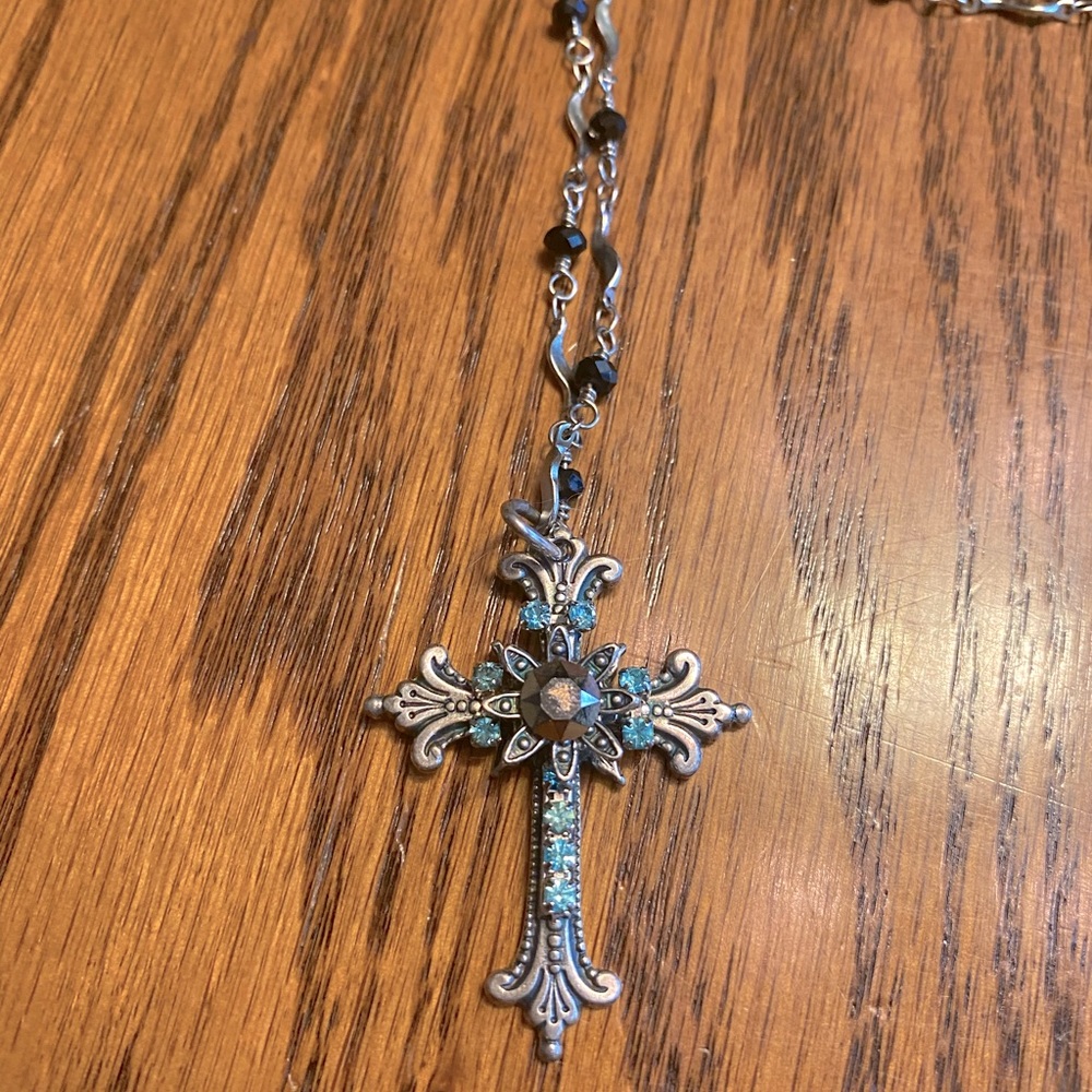 Mariana adjustable cross necklace 16”- 20”